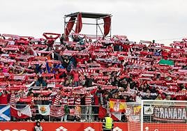 Encuéntrate en la grada de Anduva en la marea rojiblanca