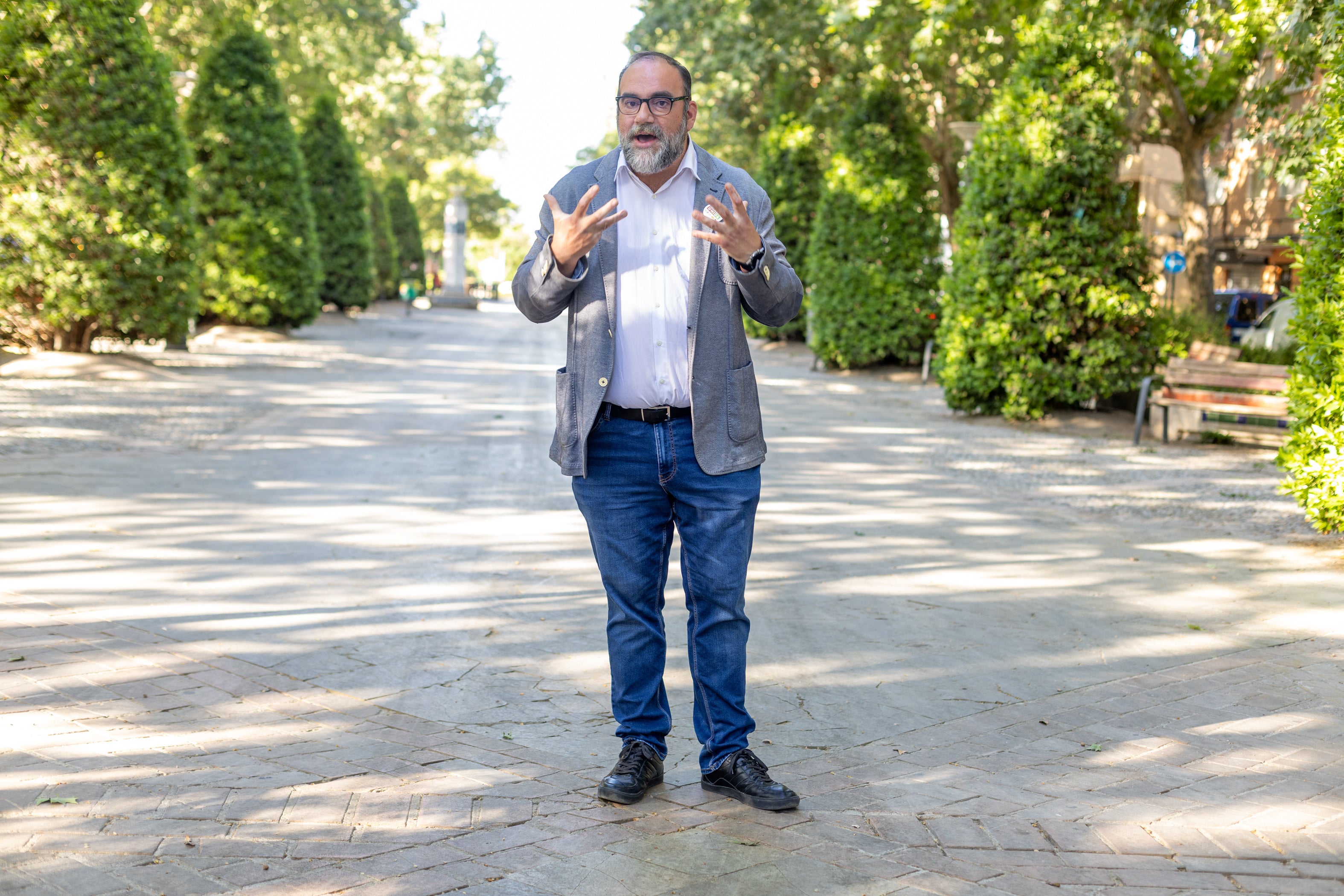 Puentedura gesticula ante la cámara de IDEAL.