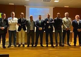 La asamblea eligió este jueves a Francisco Pastrana, en el medio junto a su directiva, de nuevo como presidente de la Federación del Metal de Jaén ganando su candidatura por aclamación popular.