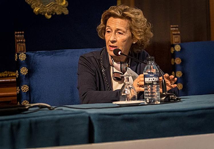 Julia Navarro, en un momento de su conferencia.