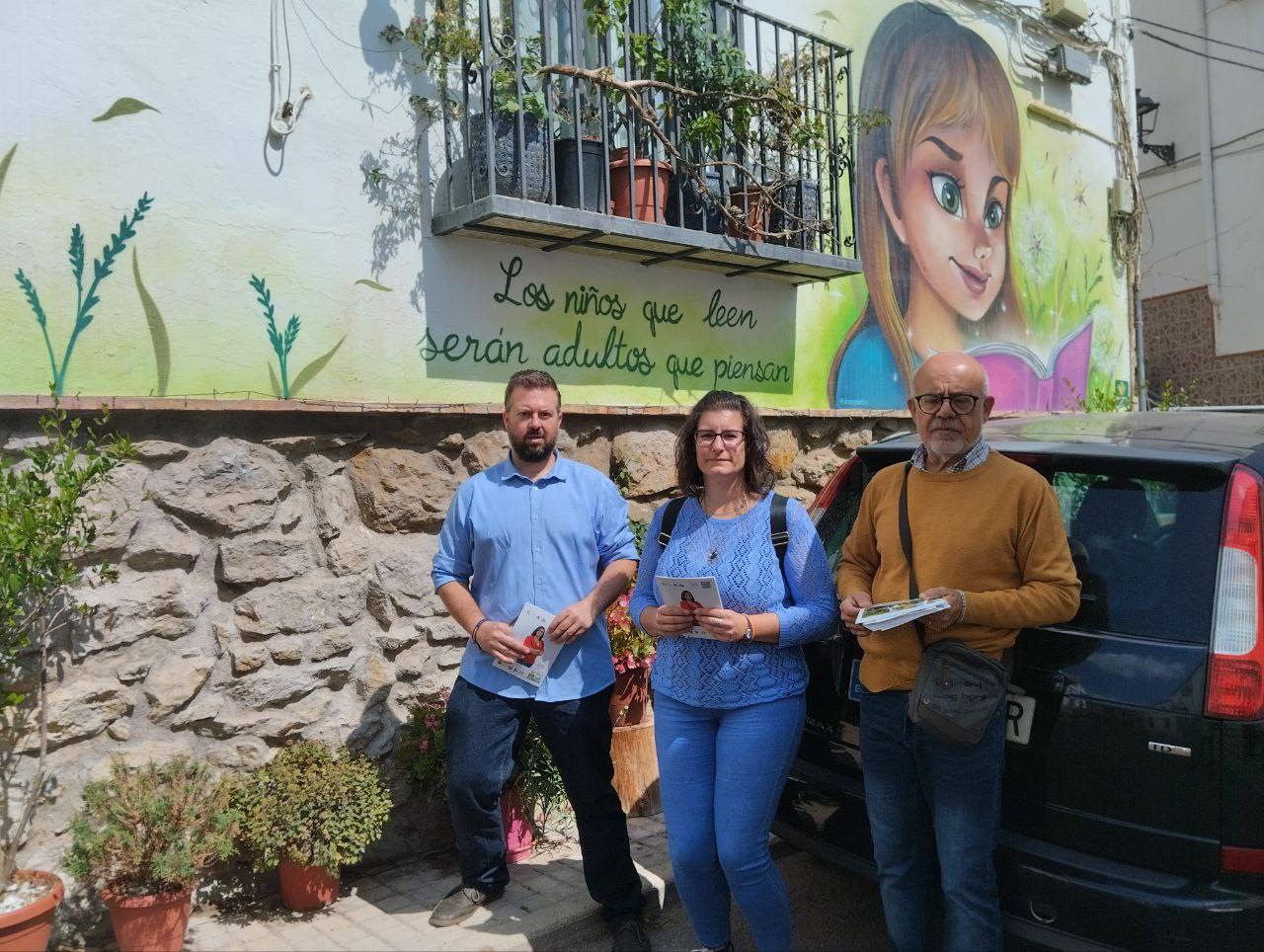 Miembros de la coalición Para la Gente durante un paseo electoral.