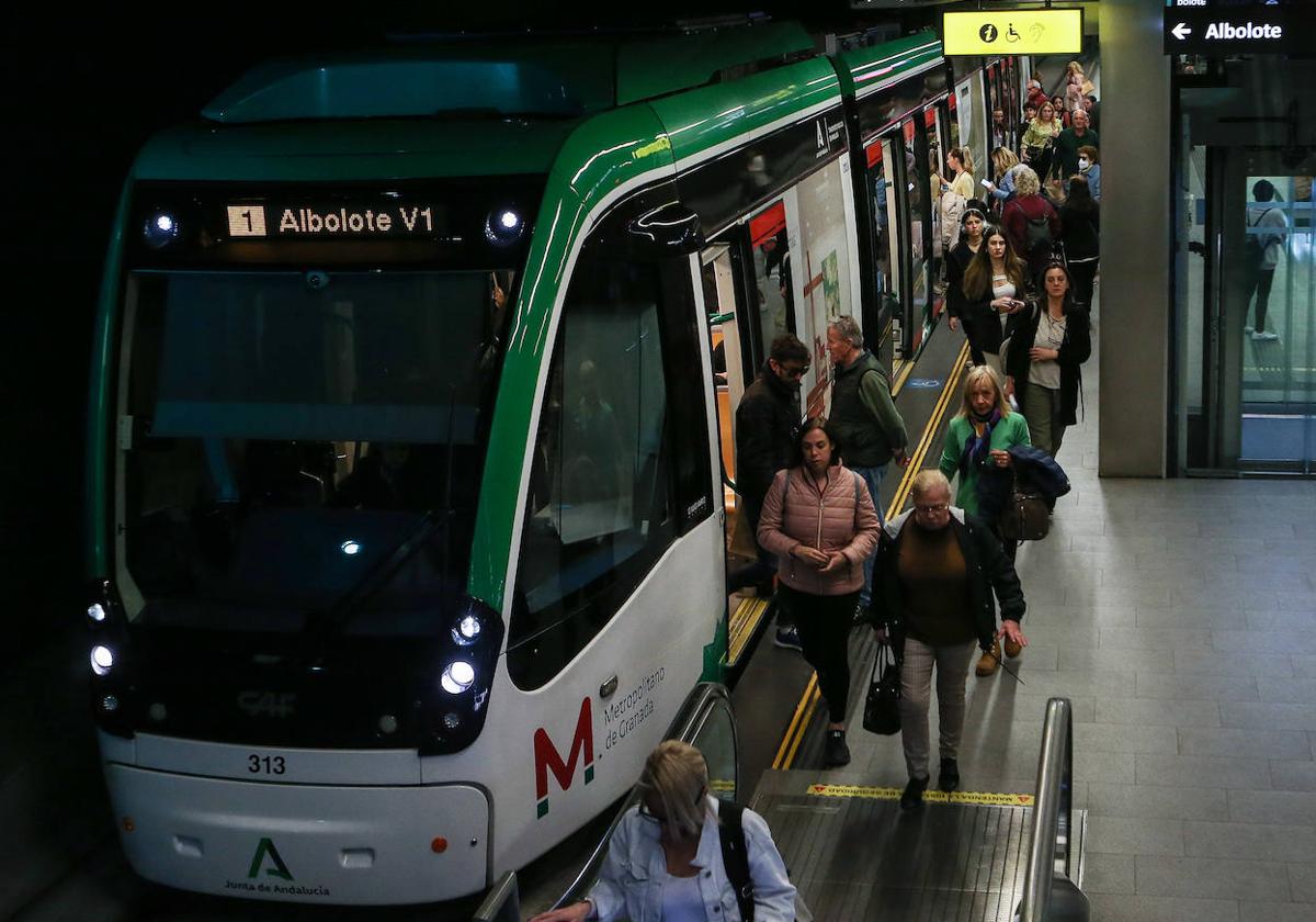 Estación subterránea del metro de Granada.