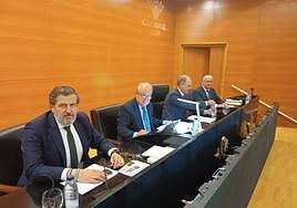 Presentación este viernes de la memoria de la entidad en la asamblea general ordinaria de Caja Rural de Jaén. De izquierda a derecha, Luis Jesús García-Lomas, Enrique Acisclo, Juan Núñez y Patricio Lupiáñez.