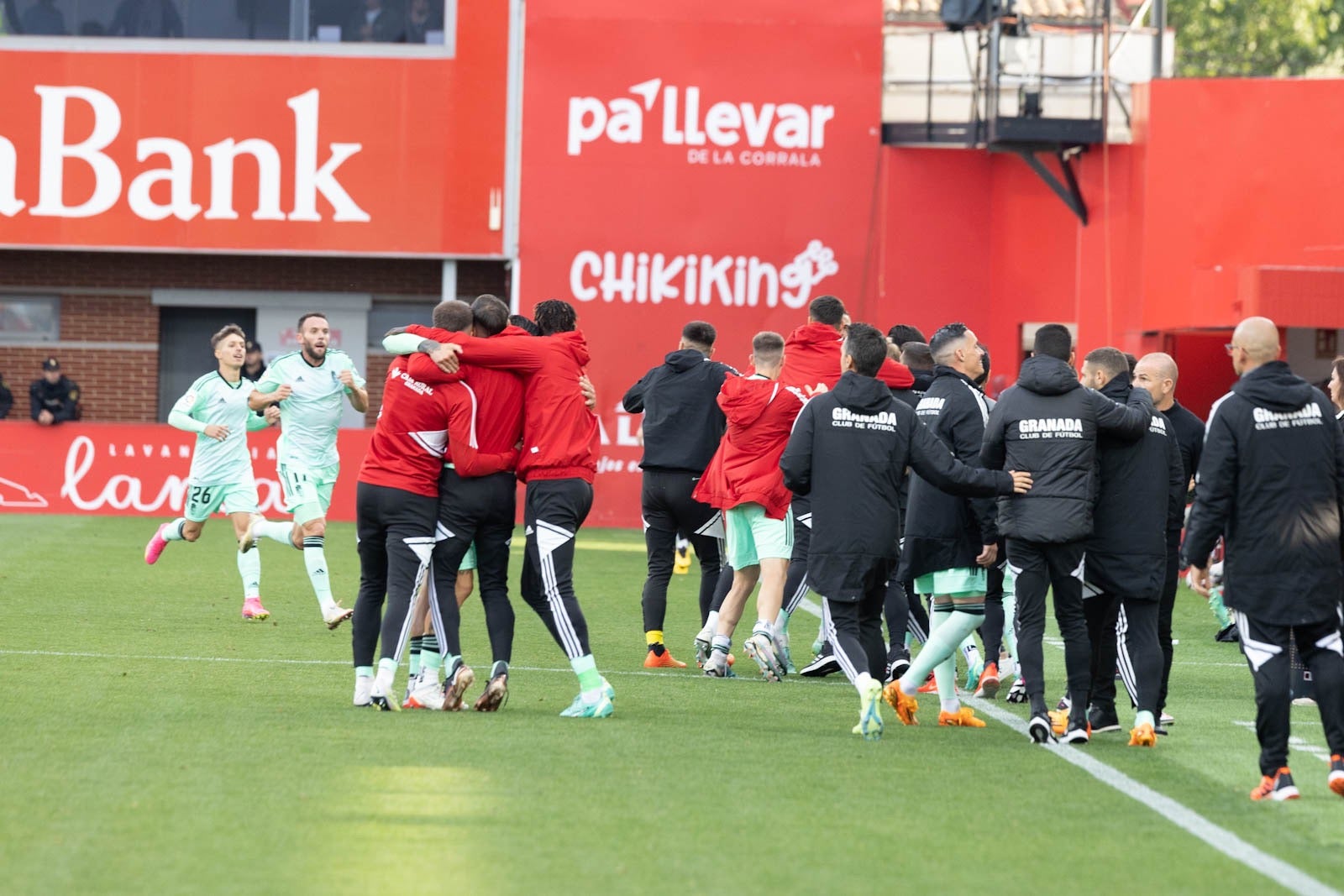 El partido entre Granada y Mirandés a pie de campo