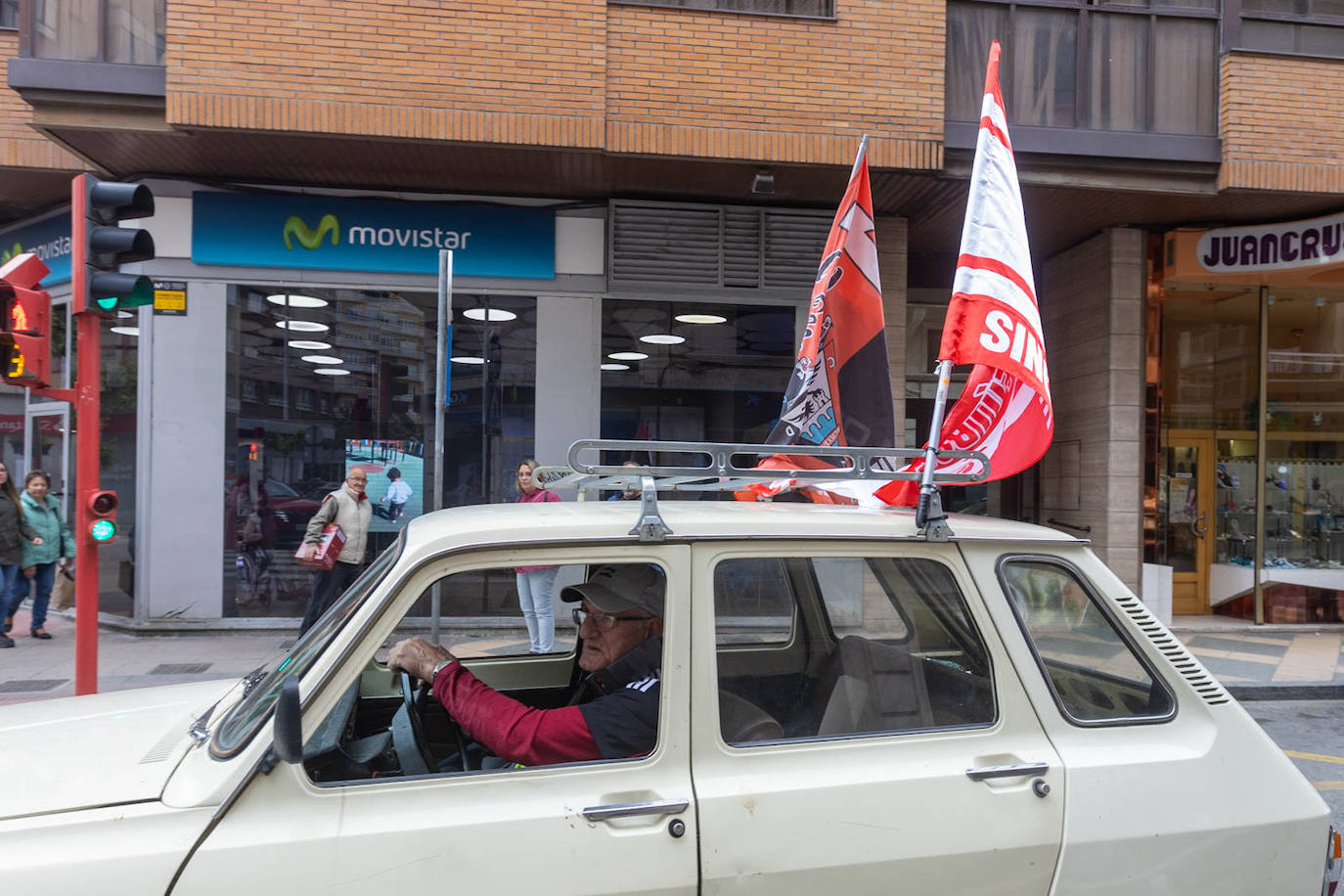Las fotos de la afición del Granada en Miranda
