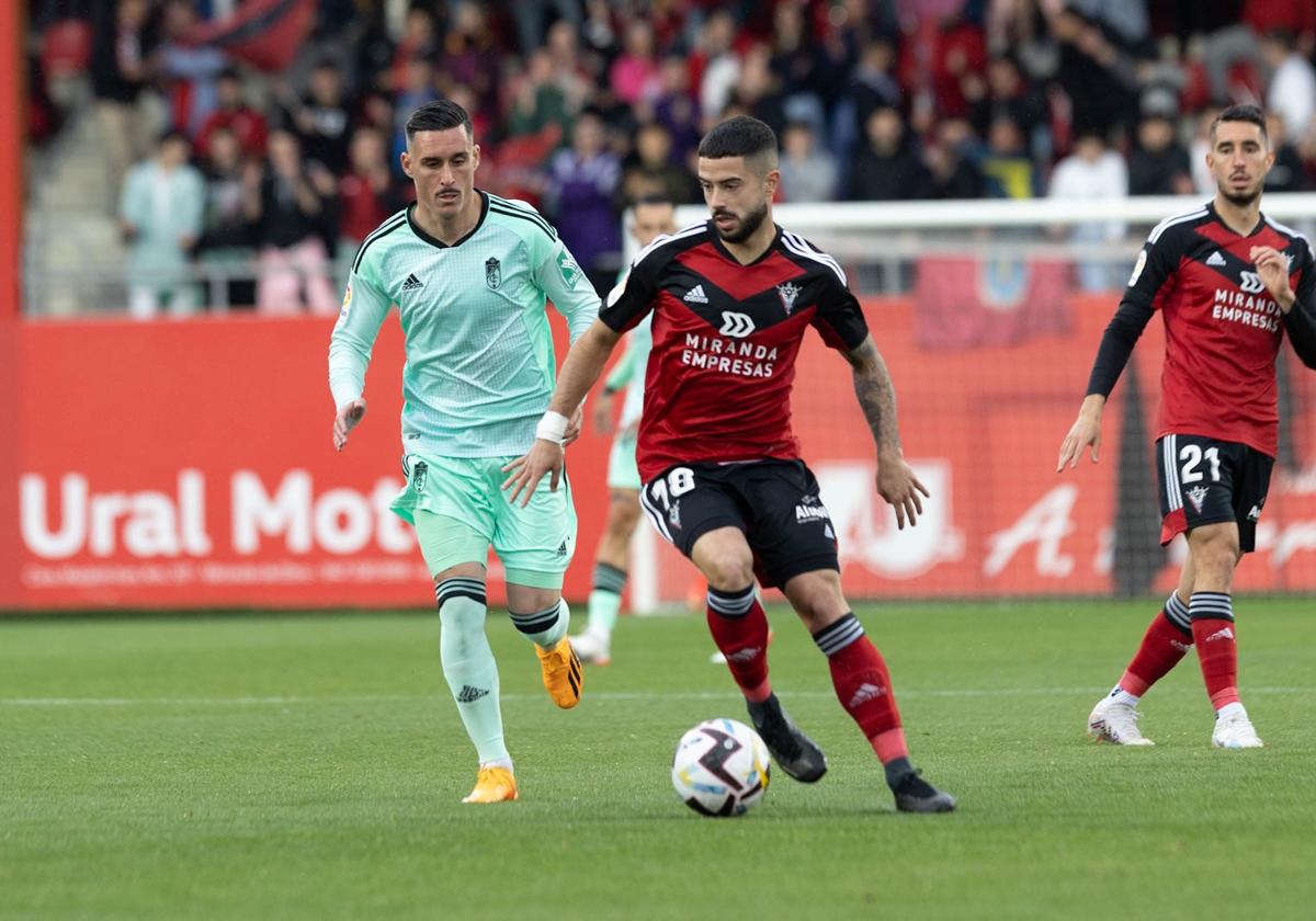 El partido entre Granada y Mirandés a pie de campo