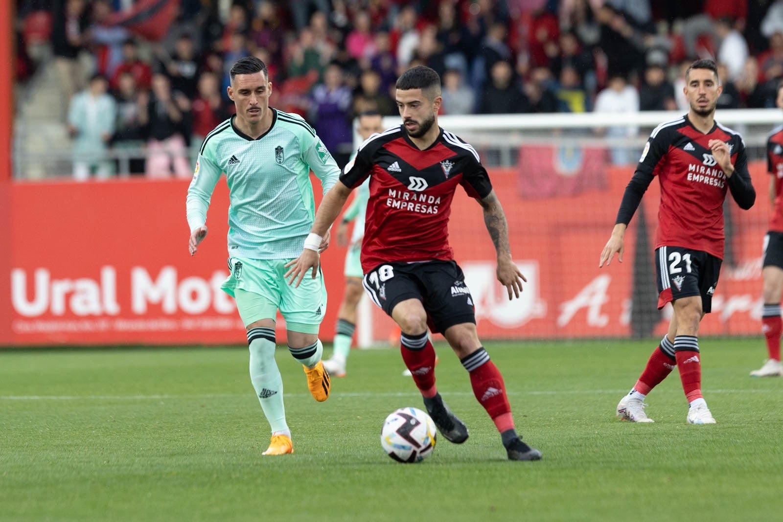 El partido entre Granada y Mirandés a pie de campo