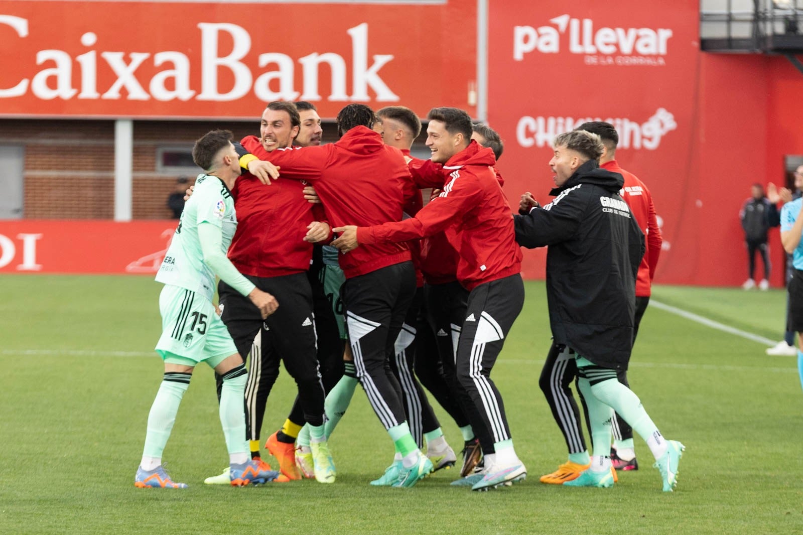 El partido entre Granada y Mirandés a pie de campo