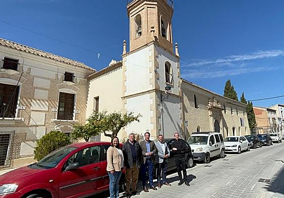 Representantes locales y provinciales, en la localidad velezana.