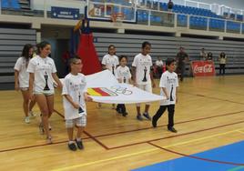 Pequeños deportistas, en una imagen de archivo de una olimpiada escolar celebrada en el Moisés Ruiz.