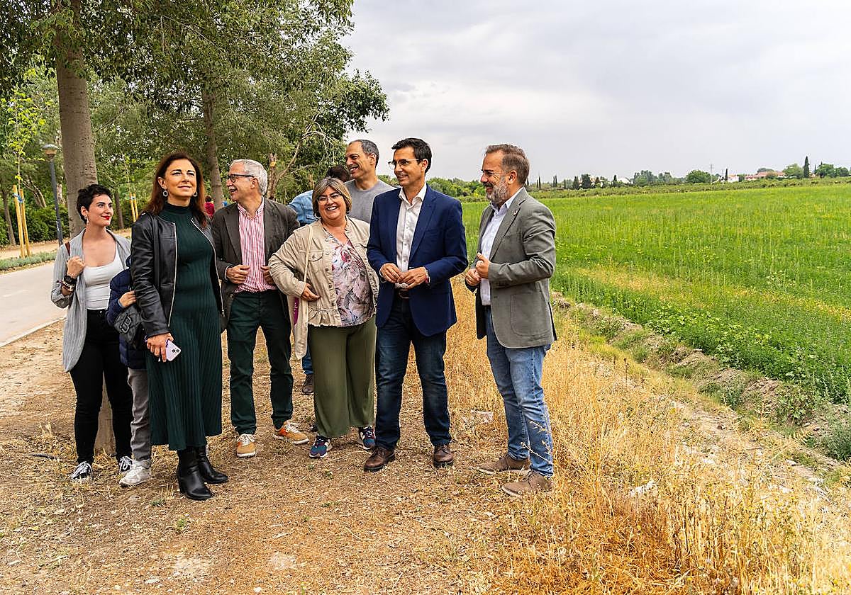 Paco Cuenca, segundo por la derecha.