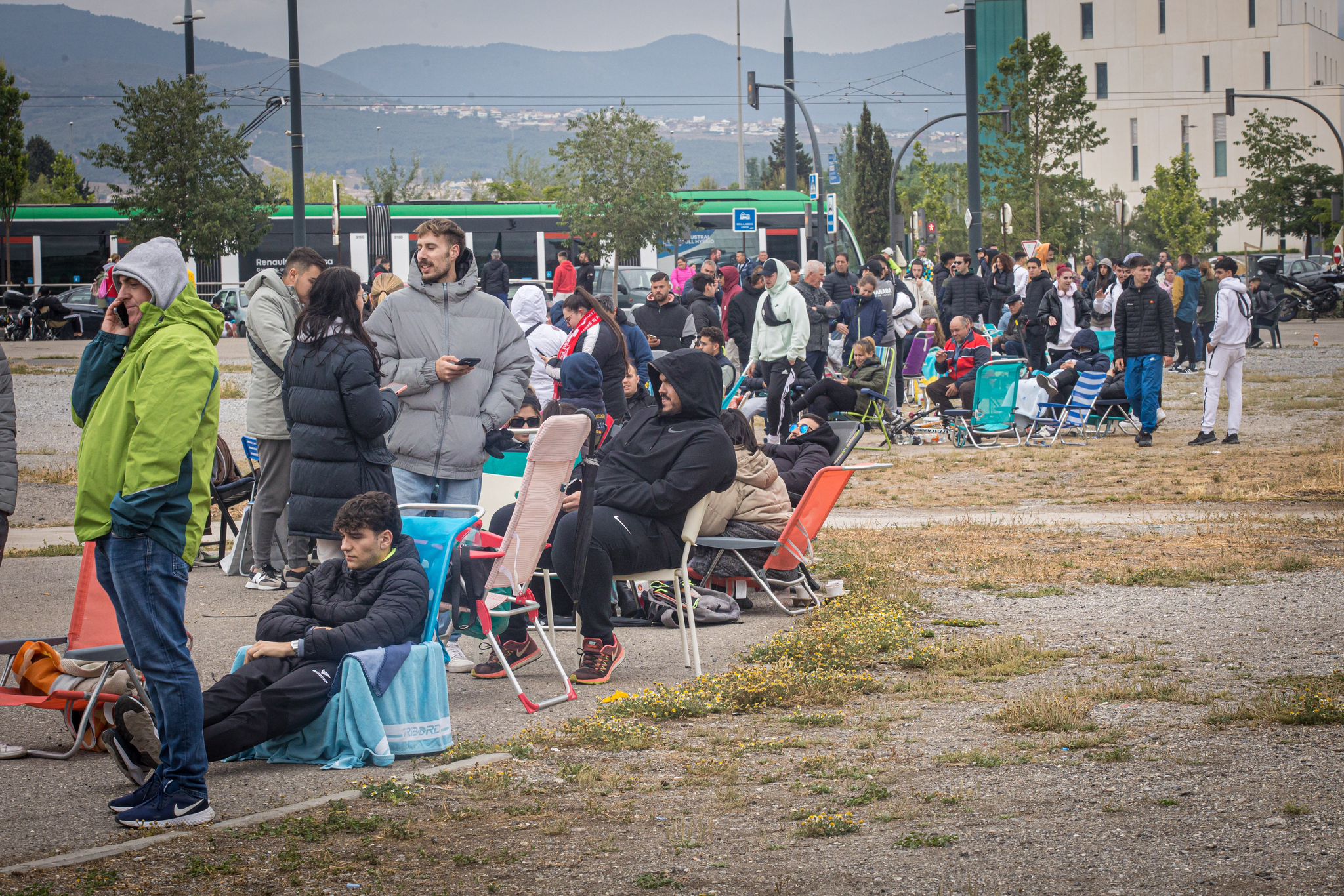 Encuéntrate en las colas de Los Cármenes