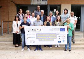 Foto de familia de los asistentes a la reunión del consorcio del Proyecto Erasmus+ MathICs.