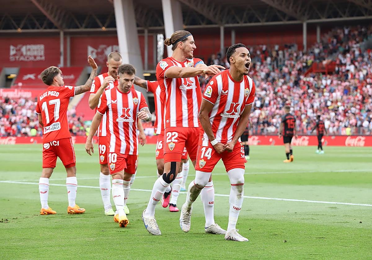 Vinicius celebra uno de los tres goles ante el Mallorca.