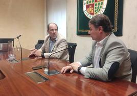 Nicolás Ruiz y Manuel Vallejo, durante la reunión.