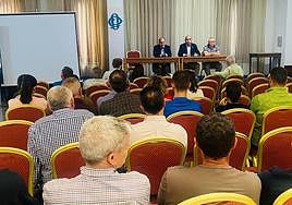 Los agricultores de Dalías resuelven dudas sobre el Cuaderno Digital de Explotación Agraria