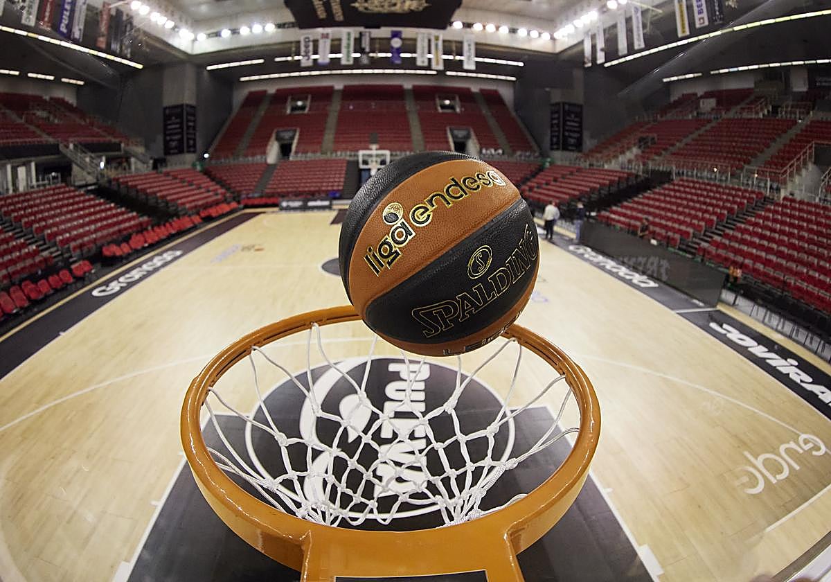 La marea roja impregna el Palacio de ACB