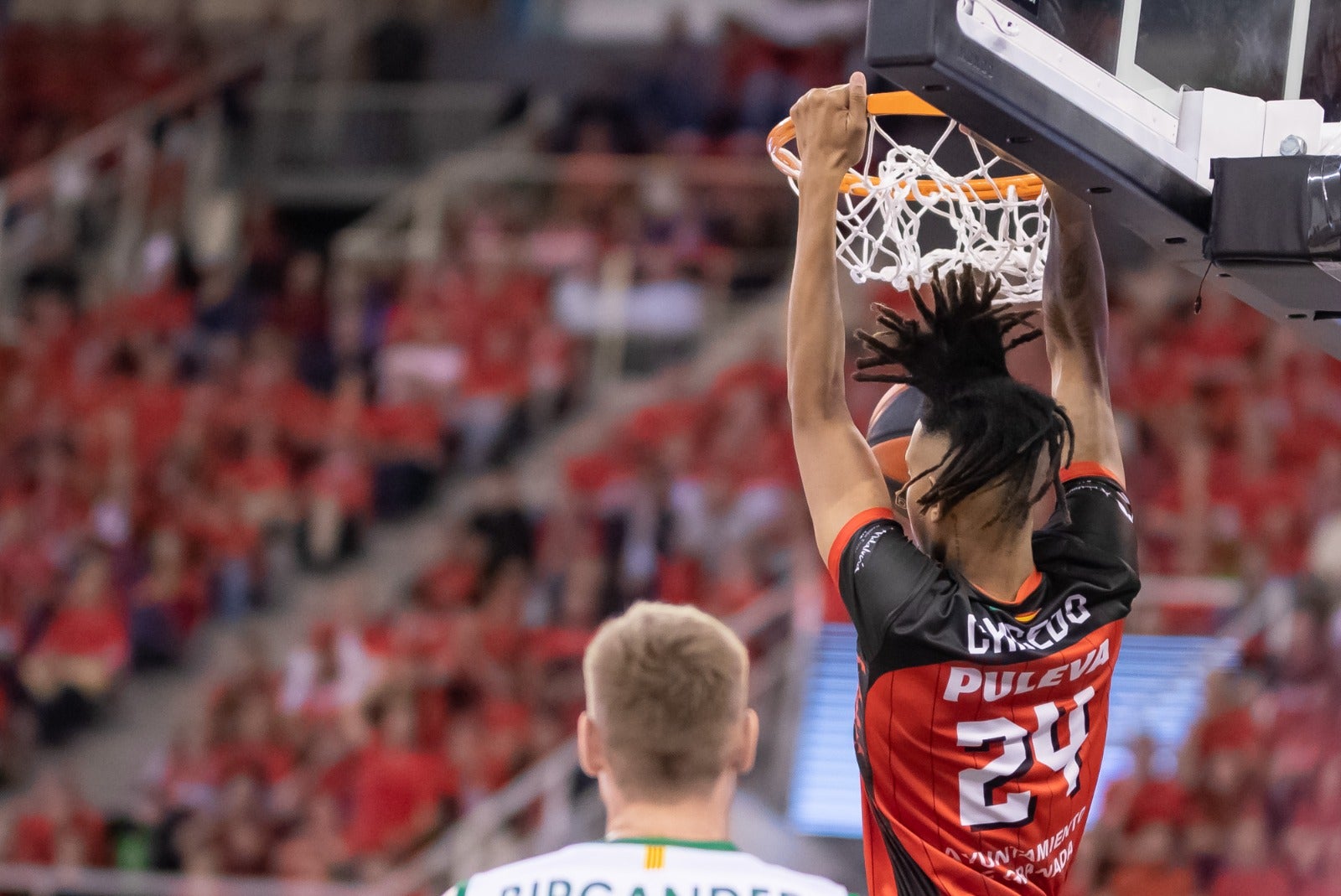 El partido entre Covirán y Joventut, a pie de pista
