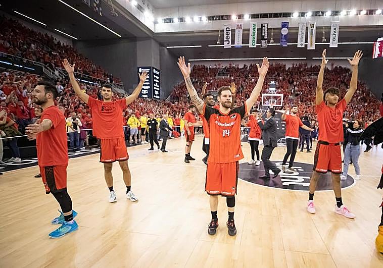 Un Covirán eufórico tras la permanencia.