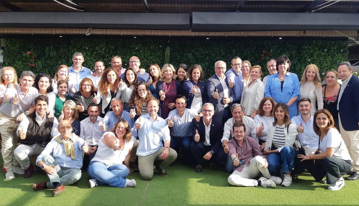 Foto de familia del PP durante el cierre de campaña en la capital.