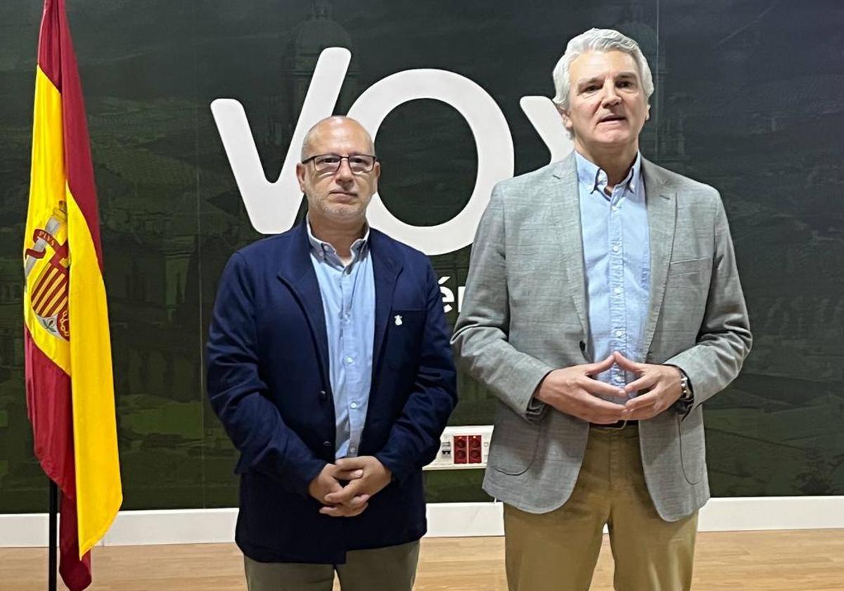 Francisco José Alcaraz y Manuel Ureña durante el cierre de campaña.