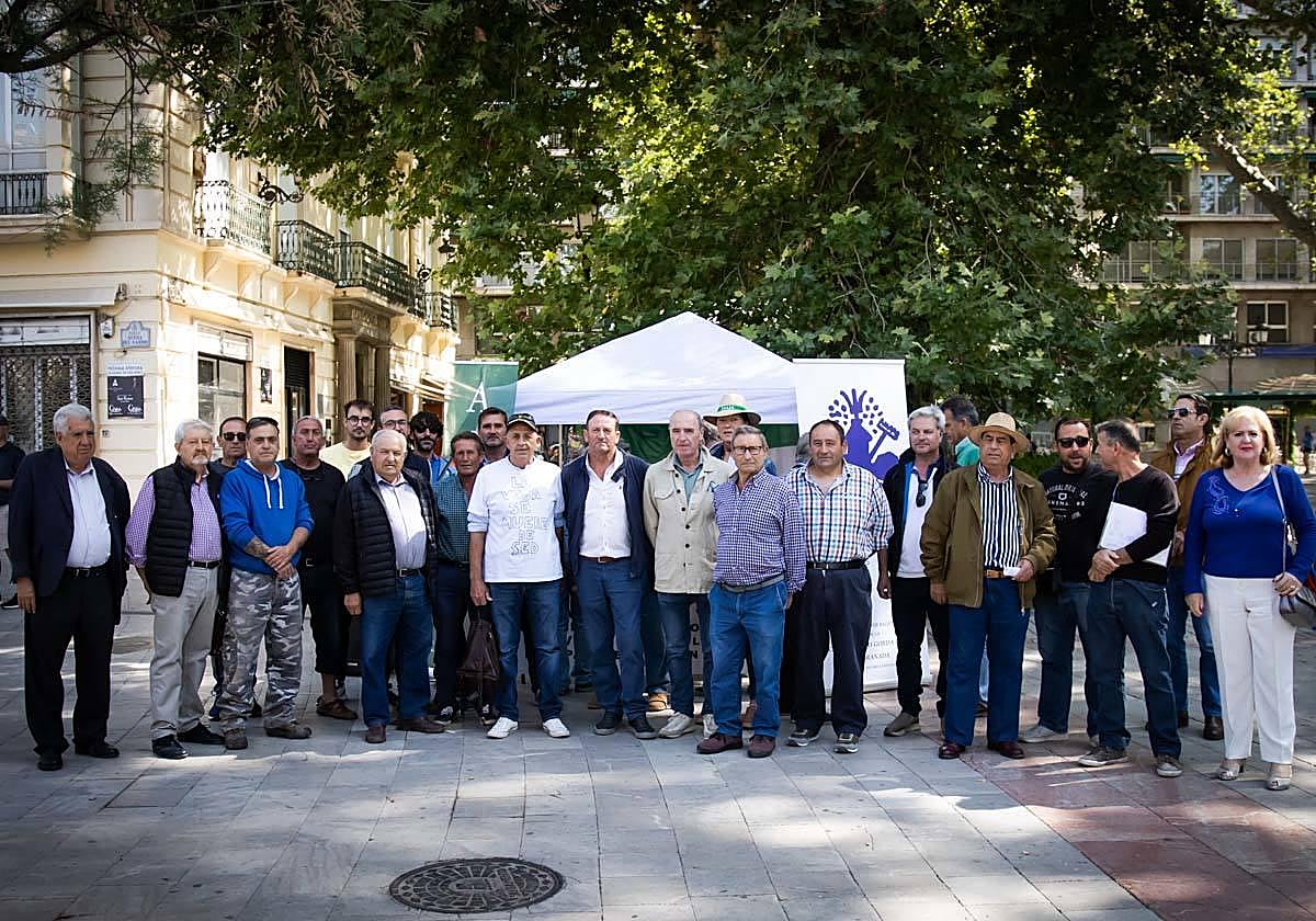 Regantes de Acequia Gorda del Genil, en la Fuente de las Batallas.