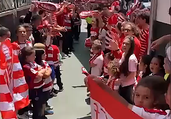 Los alumnos del colegio Nuestra Señora del Rosario, en el barrio del Realejo.