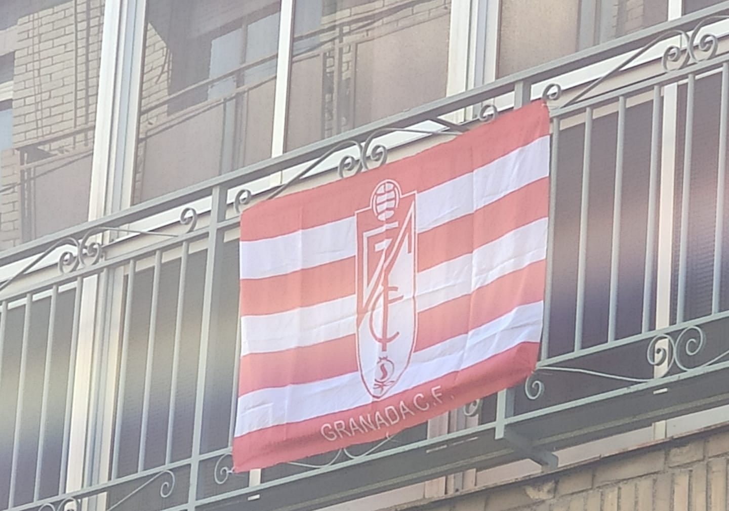 Granada saca sus banderas rumbo a Primera