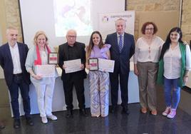 Foto de familia del acto de entrega de los premios del concurso de escaparates de los Días de Mercurio.