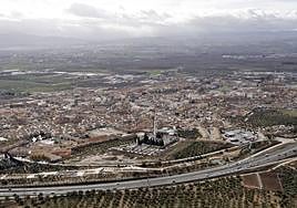 Vista del Cinturón Metropolitano desde la ermita de los Tres Juanes.