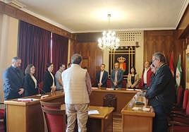Concentración también en el Ayuntamiento de Torredelcampo.