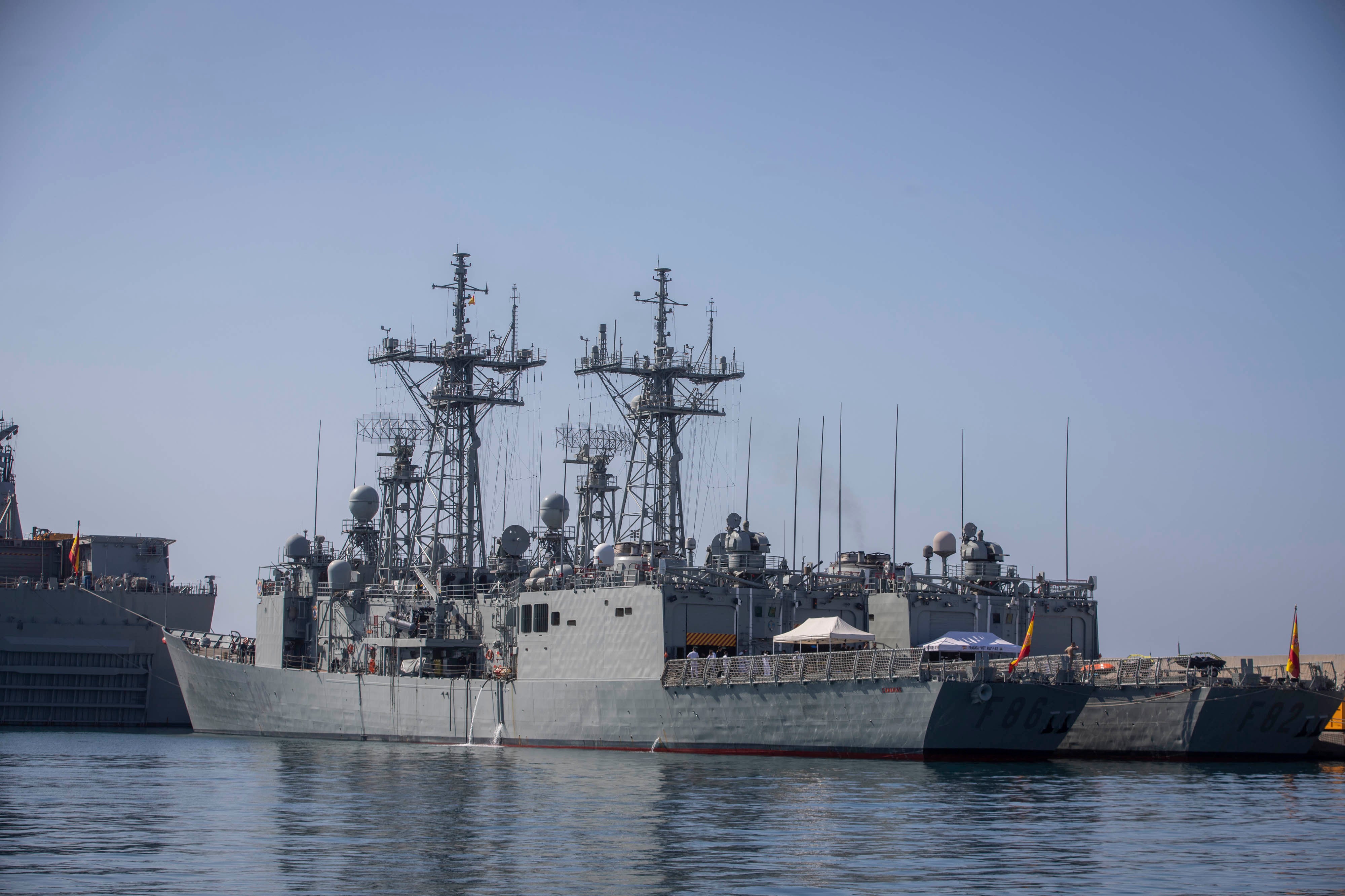 Las imágenes de los buques de la Armada en el Puerto de Motril