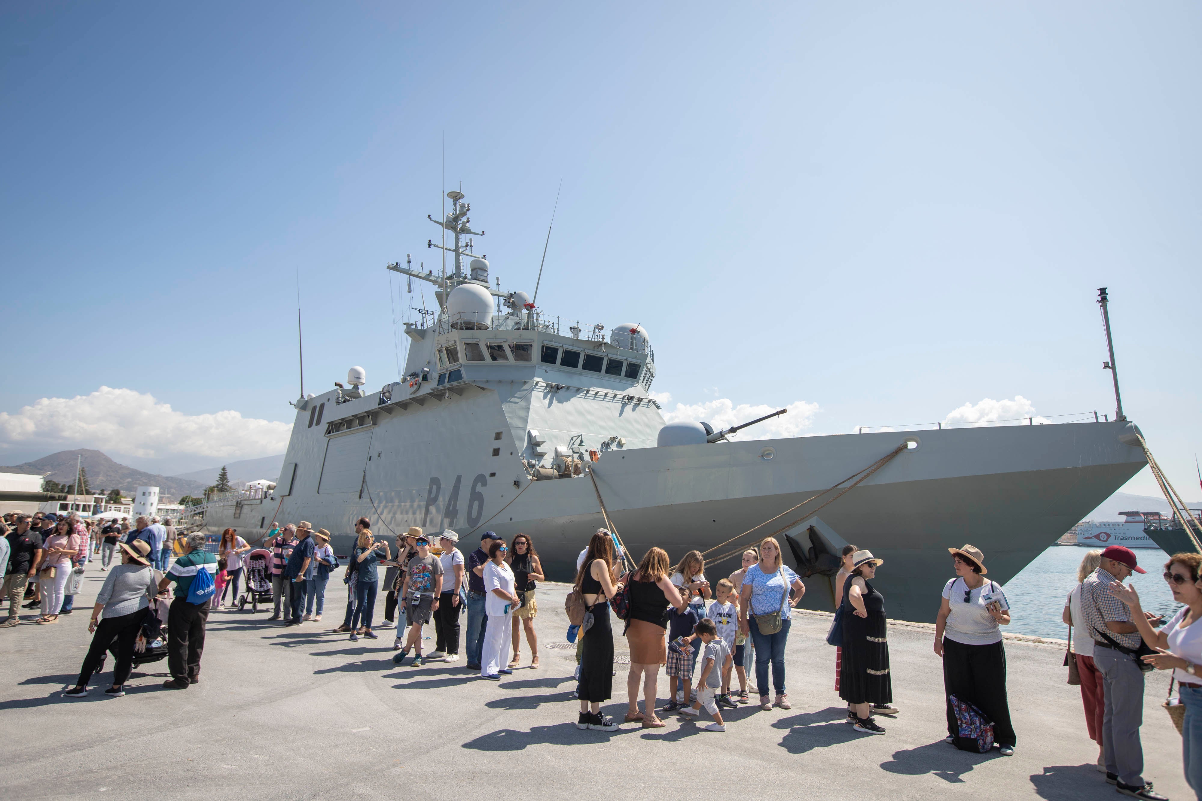 Las imágenes de los buques de la Armada en el Puerto de Motril