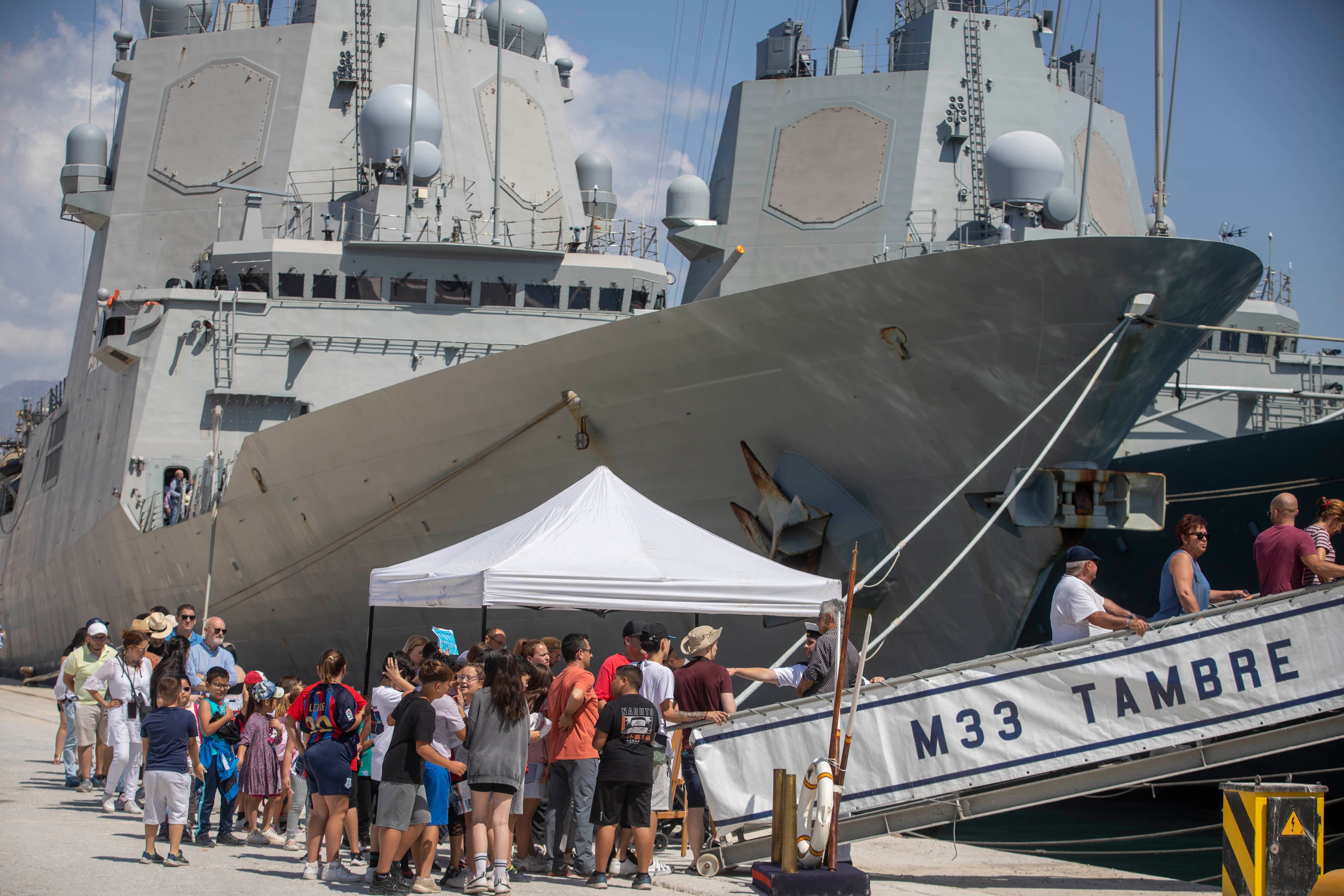 Las imágenes de los buques de la Armada en el Puerto de Motril