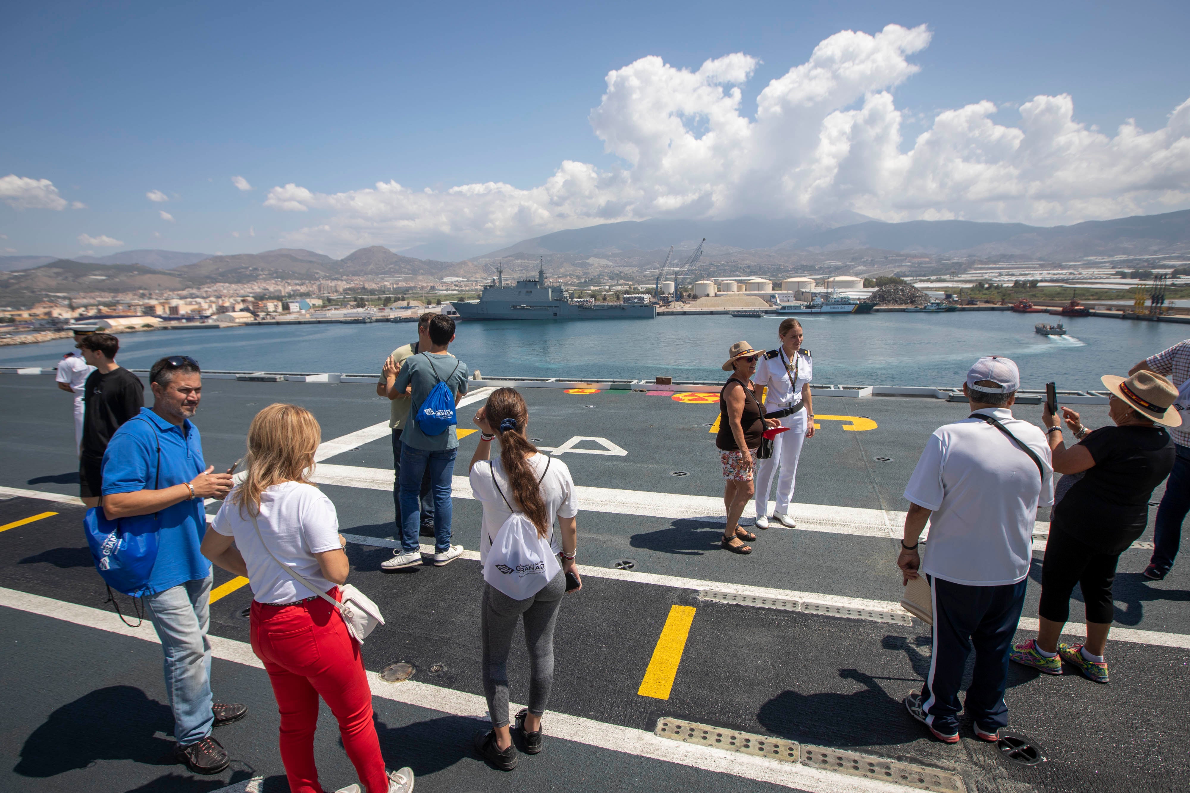 Las imágenes de los buques de la Armada en el Puerto de Motril