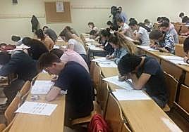 Un examen de Selectividad en una convocatoria anterior en la UJA.