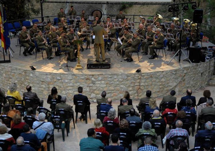 La Unidad de Música de la Academia General Militar ofrece un concierto en Lanjarón en 2018.