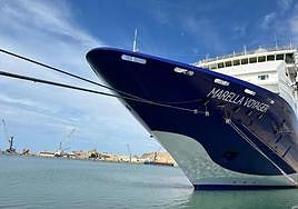 El crucero Marella Voyager, atracado en el Puerto de Almería.