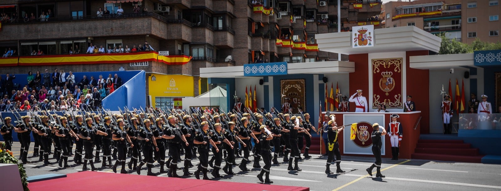 Las imágenes del desfile de las Fuerzas Armadas desde dentro y a vista de pájaro