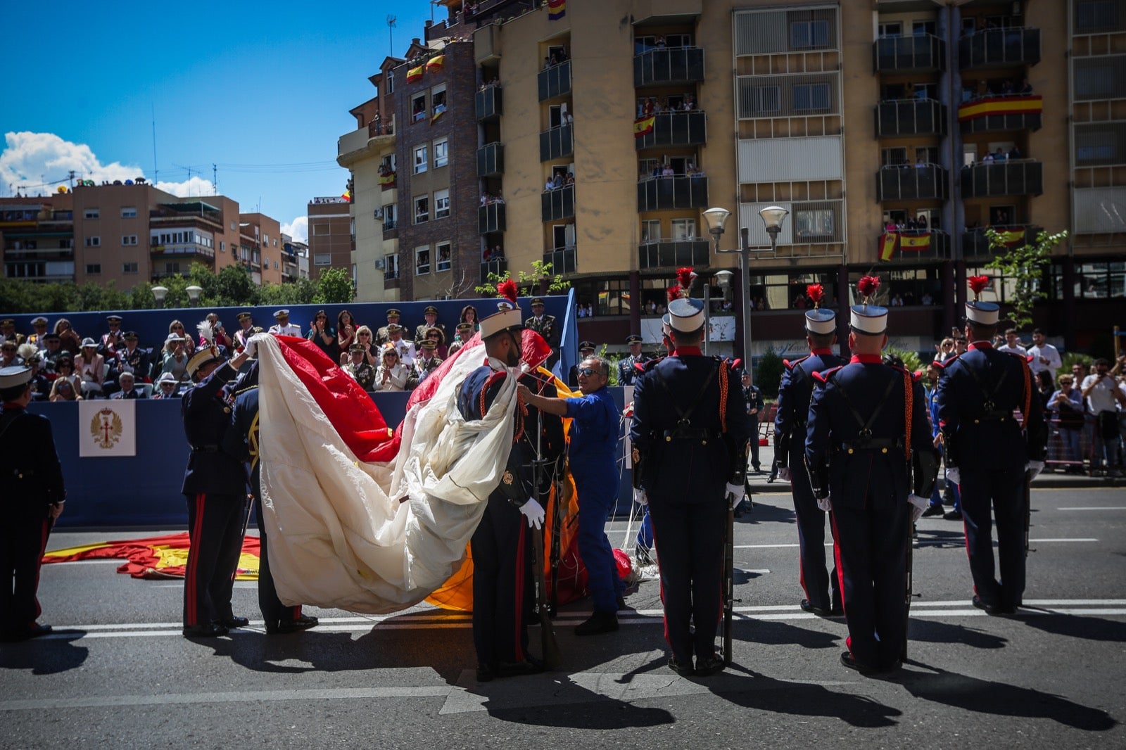 Las imágenes del desfile de las Fuerzas Armadas desde dentro y a vista de pájaro