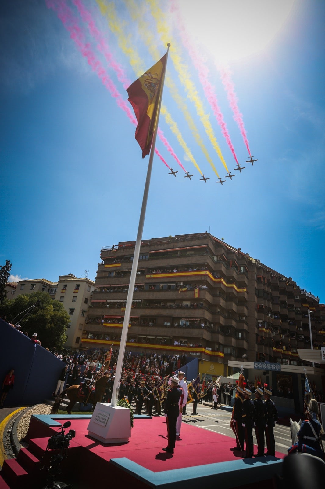 Las imágenes del desfile de las Fuerzas Armadas desde dentro y a vista de pájaro