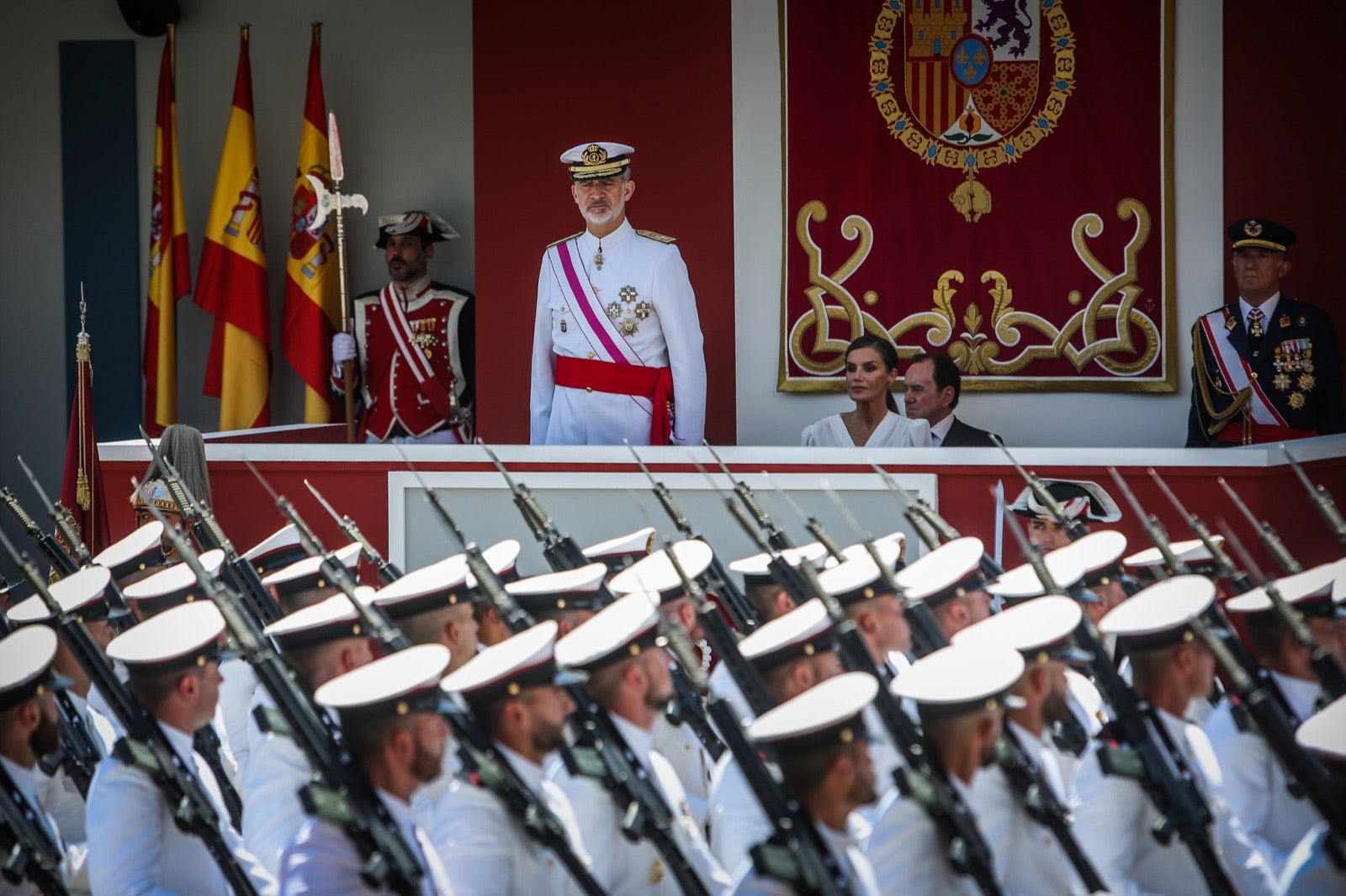 Las imágenes del desfile de las Fuerzas Armadas desde dentro y a vista de pájaro