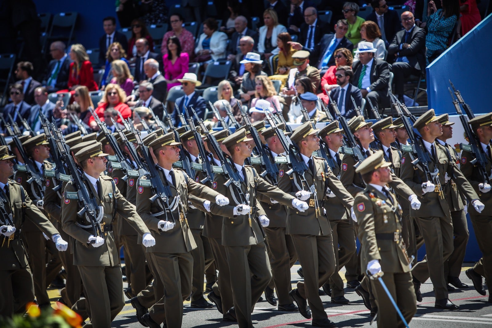 Las imágenes del desfile de las Fuerzas Armadas desde dentro y a vista de pájaro