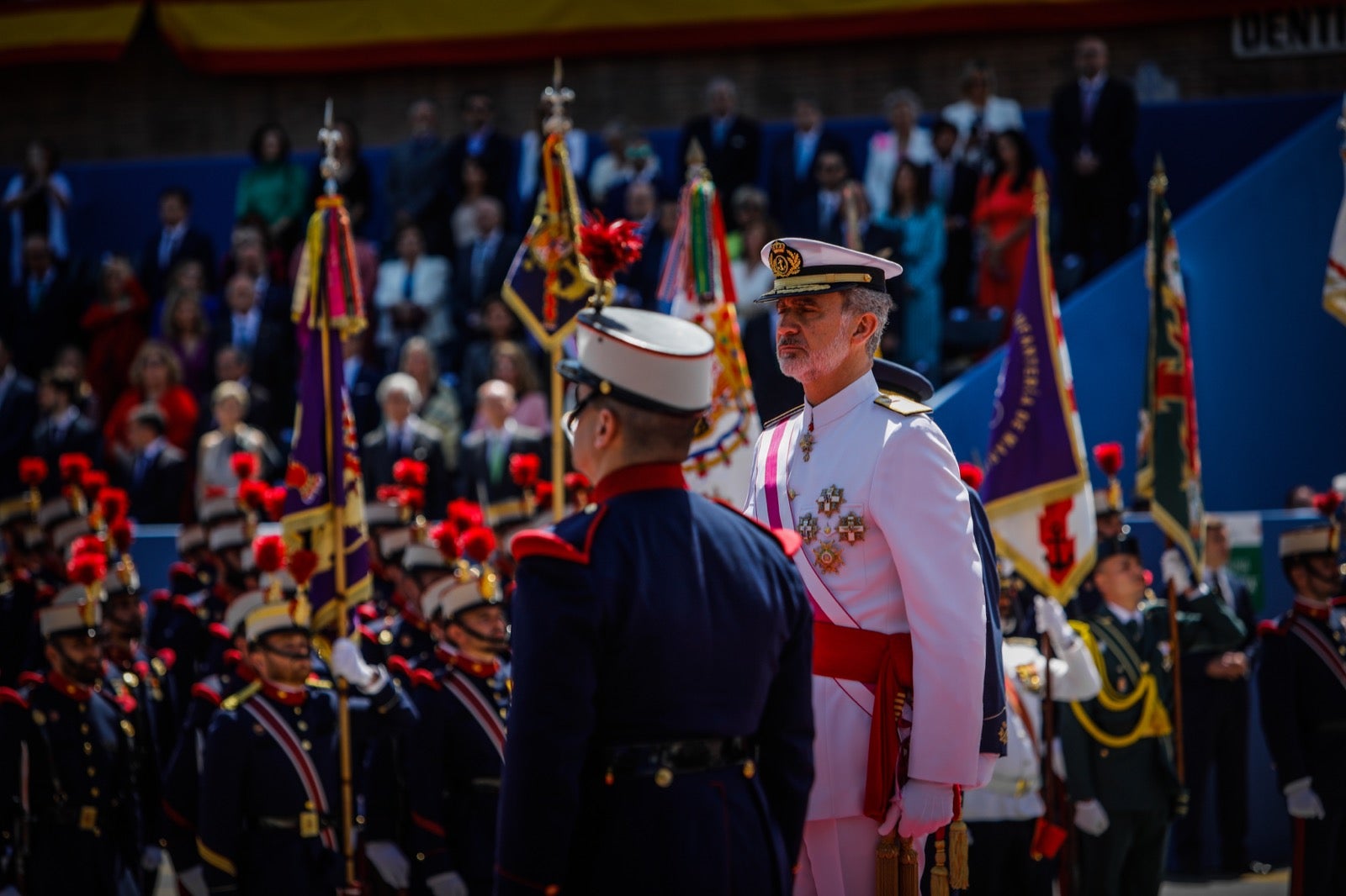 Las imágenes del desfile de las Fuerzas Armadas desde dentro y a vista de pájaro