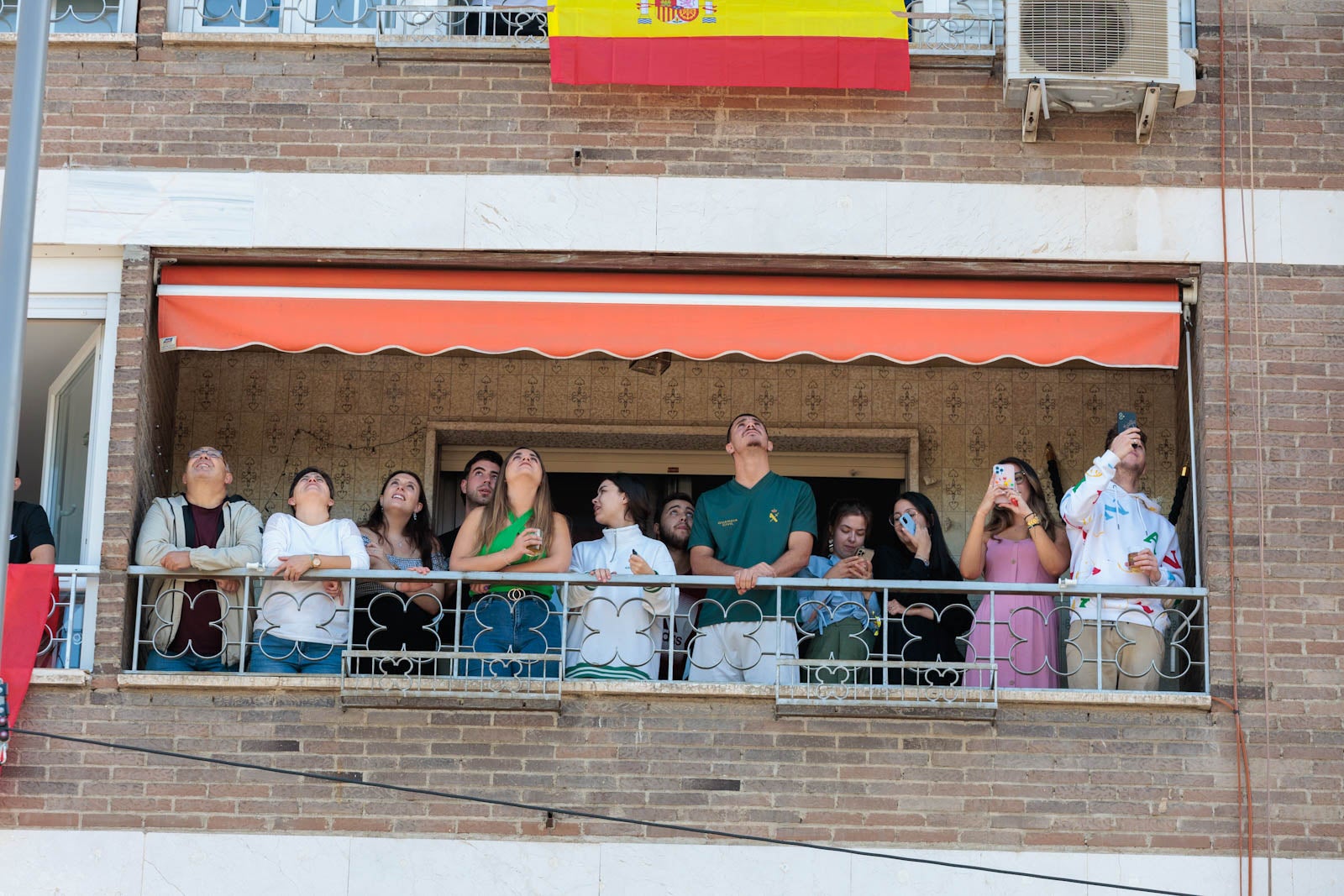 Las imágenes de los granadinos disfrutando del desfile de las Fuerzas Armadas