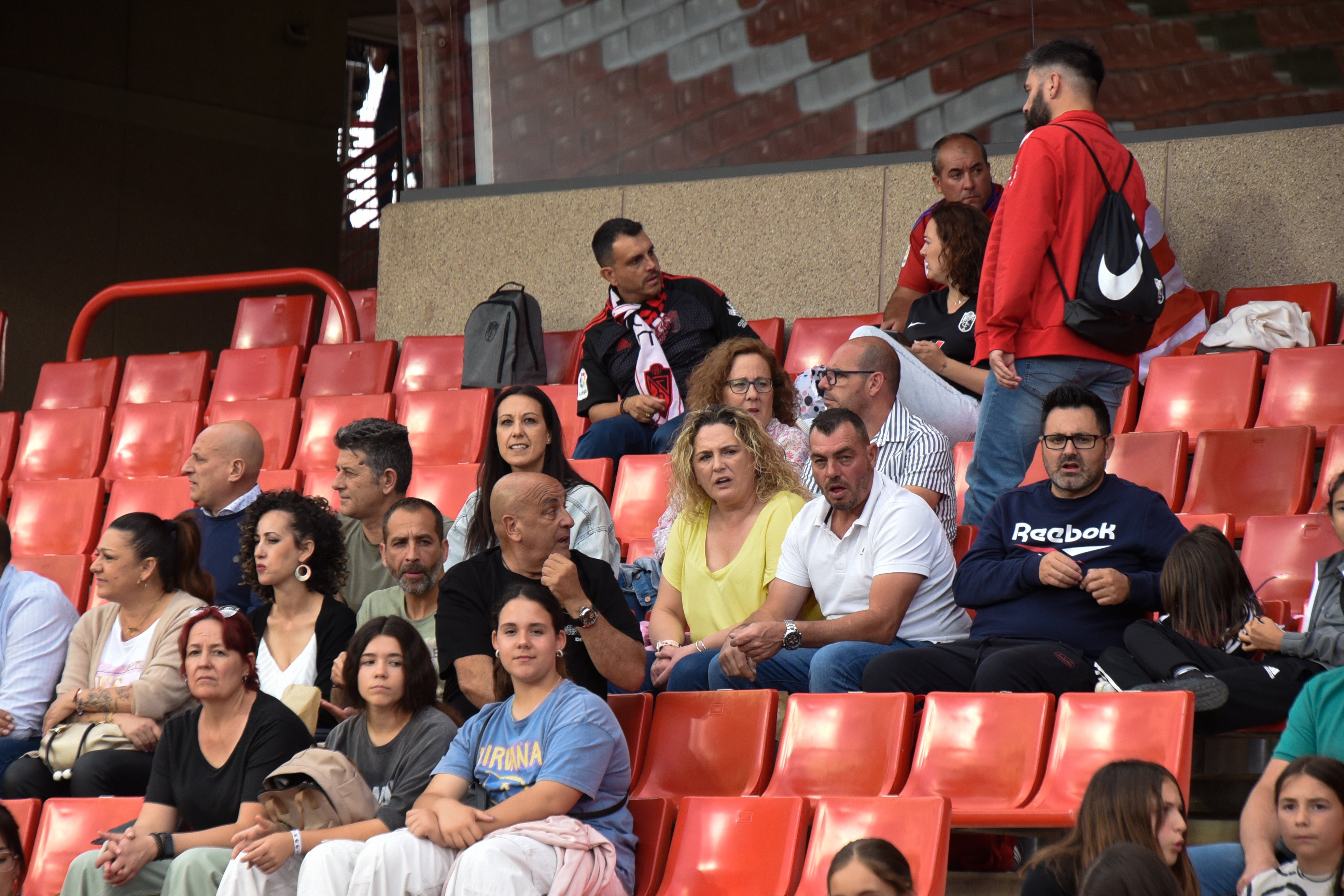 Encuéntrate en el partido del equipo femenino del Granada