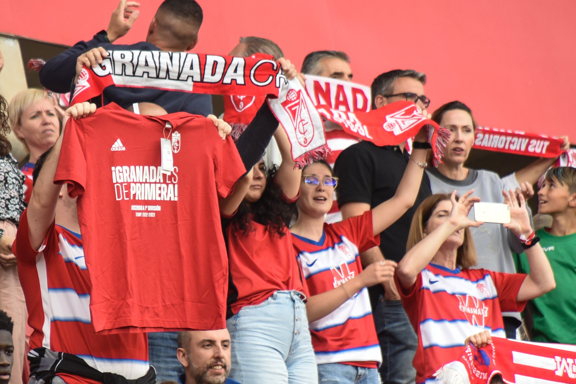 Encuéntrate en el partido del equipo femenino del Granada