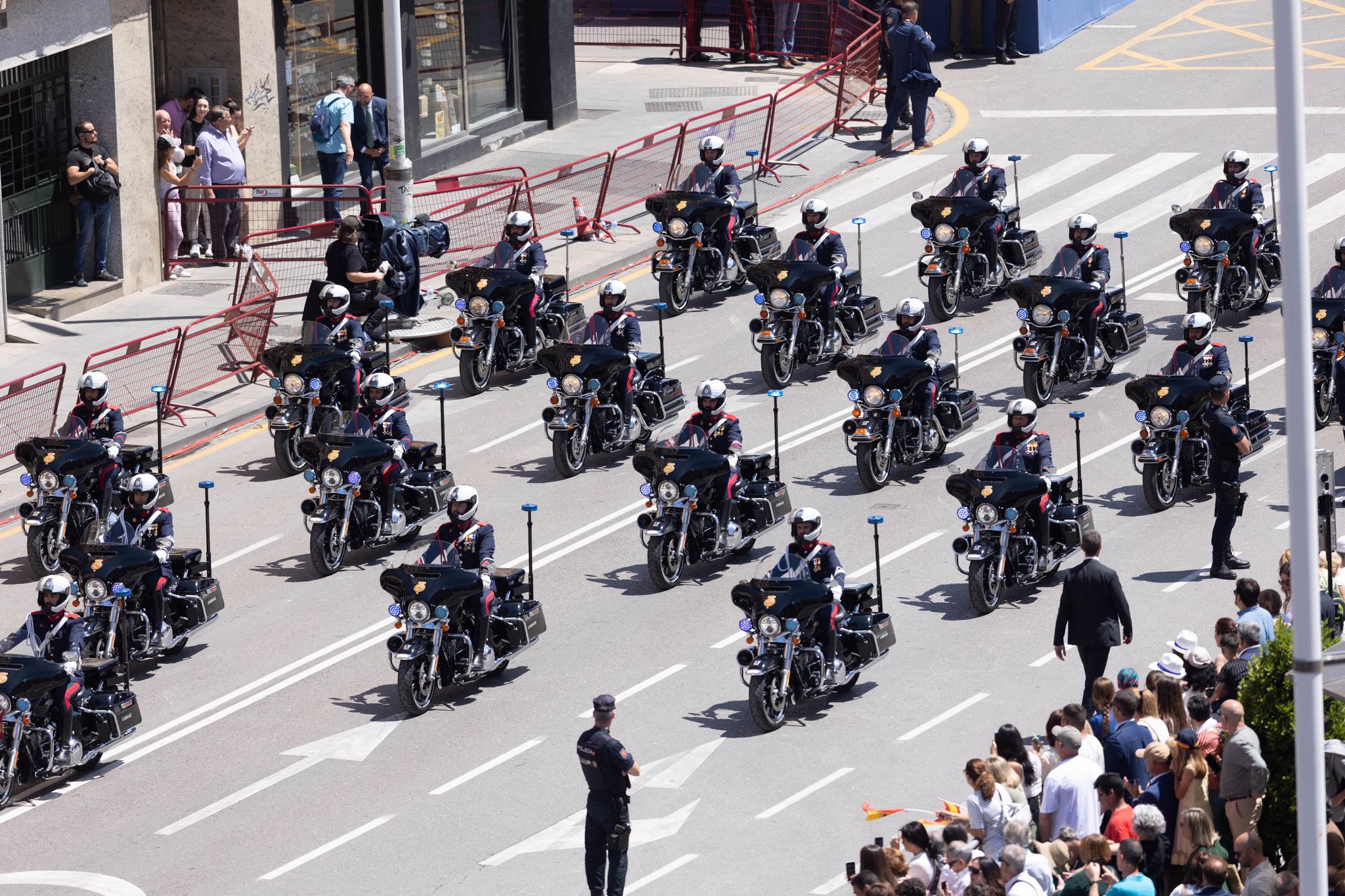 Las imágenes del desfile de las Fuerzas Armadas desde dentro y a vista de pájaro