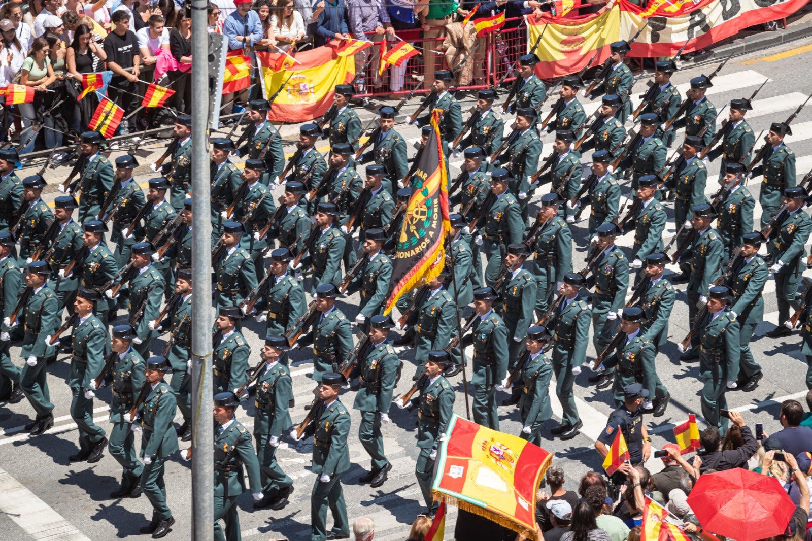 Las imágenes del desfile de las Fuerzas Armadas desde dentro y a vista de pájaro