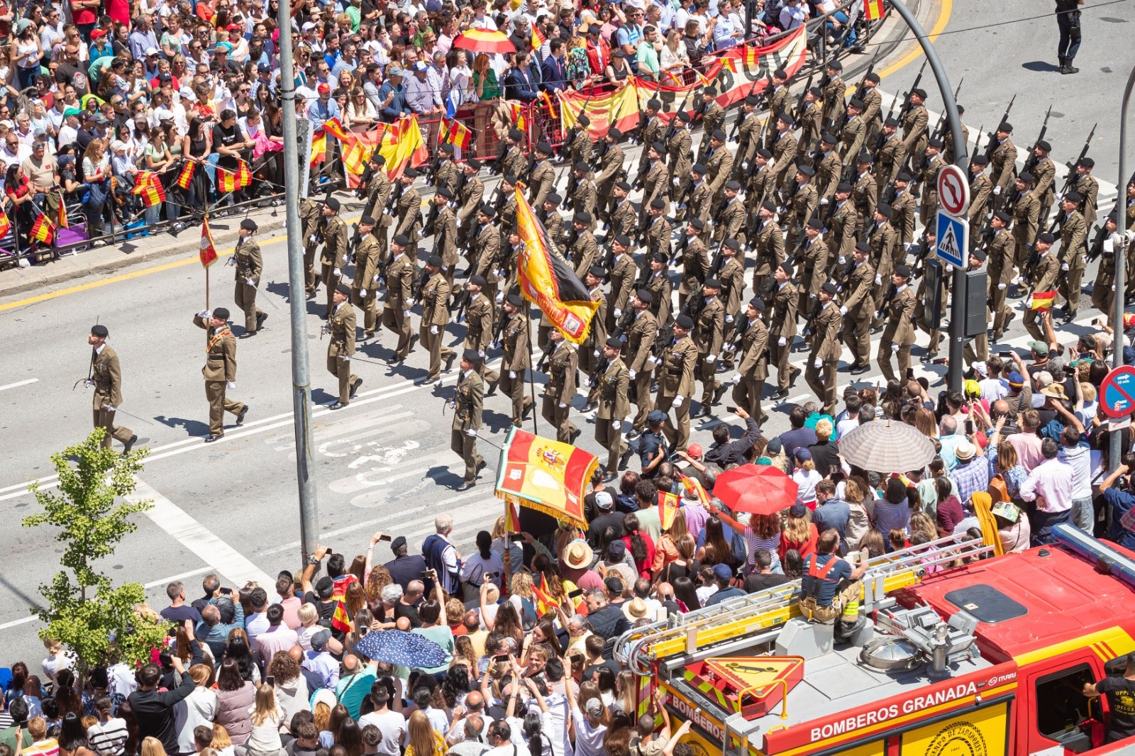 Las imágenes del desfile de las Fuerzas Armadas desde dentro y a vista de pájaro